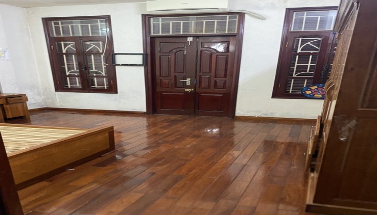 Cho thuê nhà ngõ ô tô phố Phan Văn Trường làm kinh doanh spa, online ,văn phòng kết hợp ở lại.